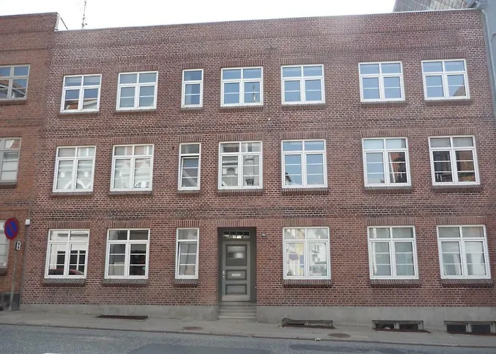 Lägenhet Stor Midt I By.